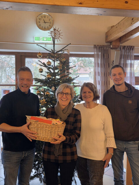 Foto_Übergabe-Weihnachtsbriefe